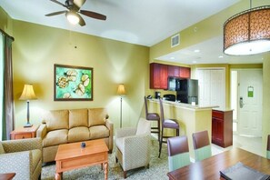 Living area - 1 Bedroom Deluxe Condo, Sleeps 4, Full Kitchen, Near Disney, Cypress Palms!! (Kissimmee)