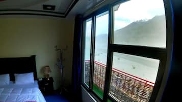 Deluxe Double or Twin Room | Mountain view