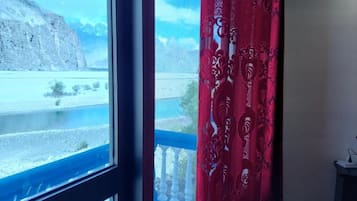 Deluxe Double or Twin Room | Lake view