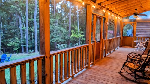 A Majestic Mountain Getaway, Walk to Lake Hiwassee