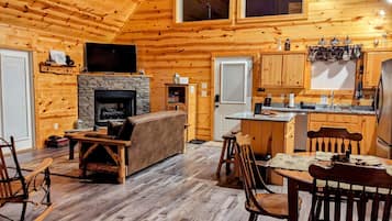 Smart-TV, peis og bøker