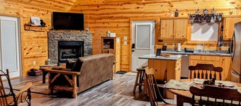 A Majestic Mountain Getaway, Walk to Lake Hiwassee