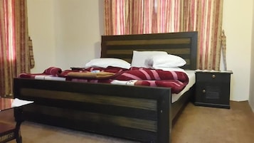 Deluxe Double Room | Iron/ironing board, free WiFi