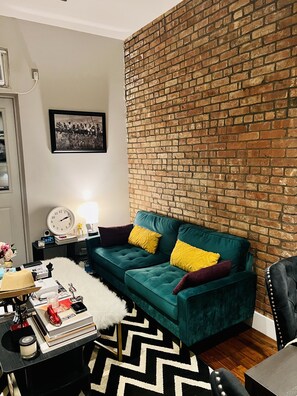 Living area - Lovely private bedroom in New York City  (New York)
