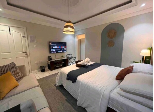 1 habitación, tabla de planchar con plancha, wifi y ropa de cama 