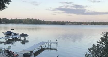 Lake front bachelor
Close to all amenities casino Rama
Ski hills