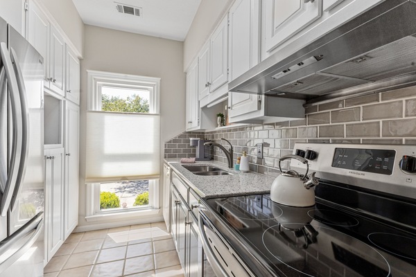 Frigorífic, microones, forn i placa de cuina