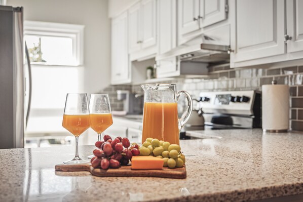 Fridge, microwave, oven, stovetop - NEW Trendy Midtown Vibes Townhouse, Fenced Yard (Columbus)