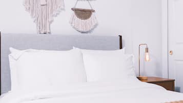 3 bedrooms, in-room safe, desk, iron/ironing board