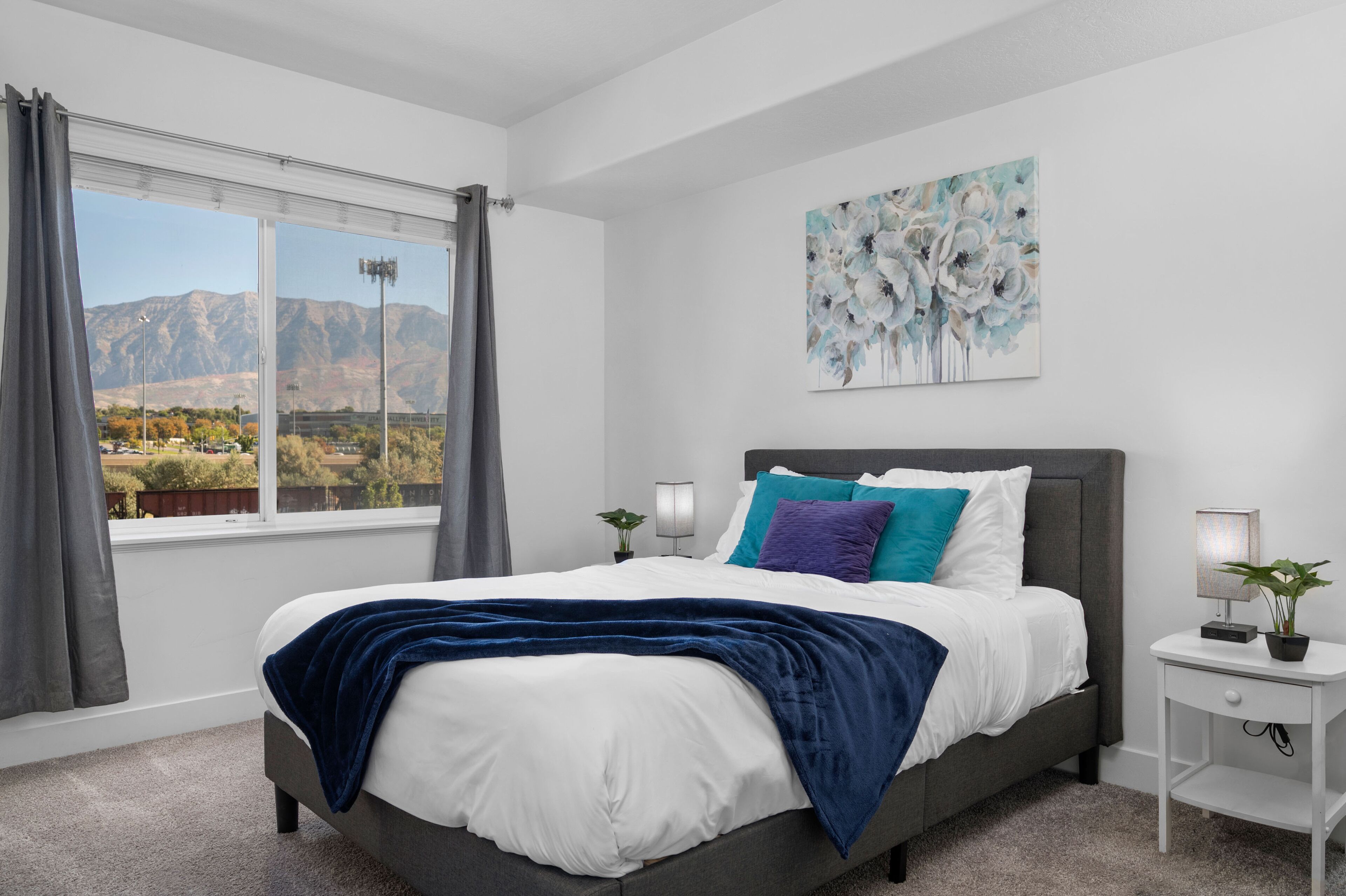 Timp View Luxury Haven with year round hot tub, climbing wall, & bowling