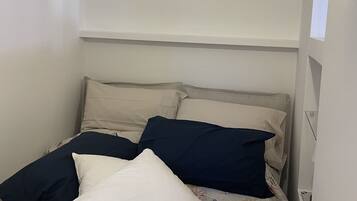 1 camera, ferro/asse da stiro, Wi-Fi, lenzuola