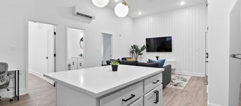 Modern 2BD, Relaxing, Free Parking, In the Heart of DT Baltimore