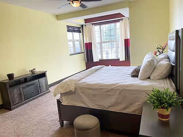 8 chambres, fer et planche à repasser, lit parapluie, Wi-Fi gratuit