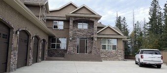 Gateway for Jasper Vacations in a Luxury Royal Mansion at Hinton