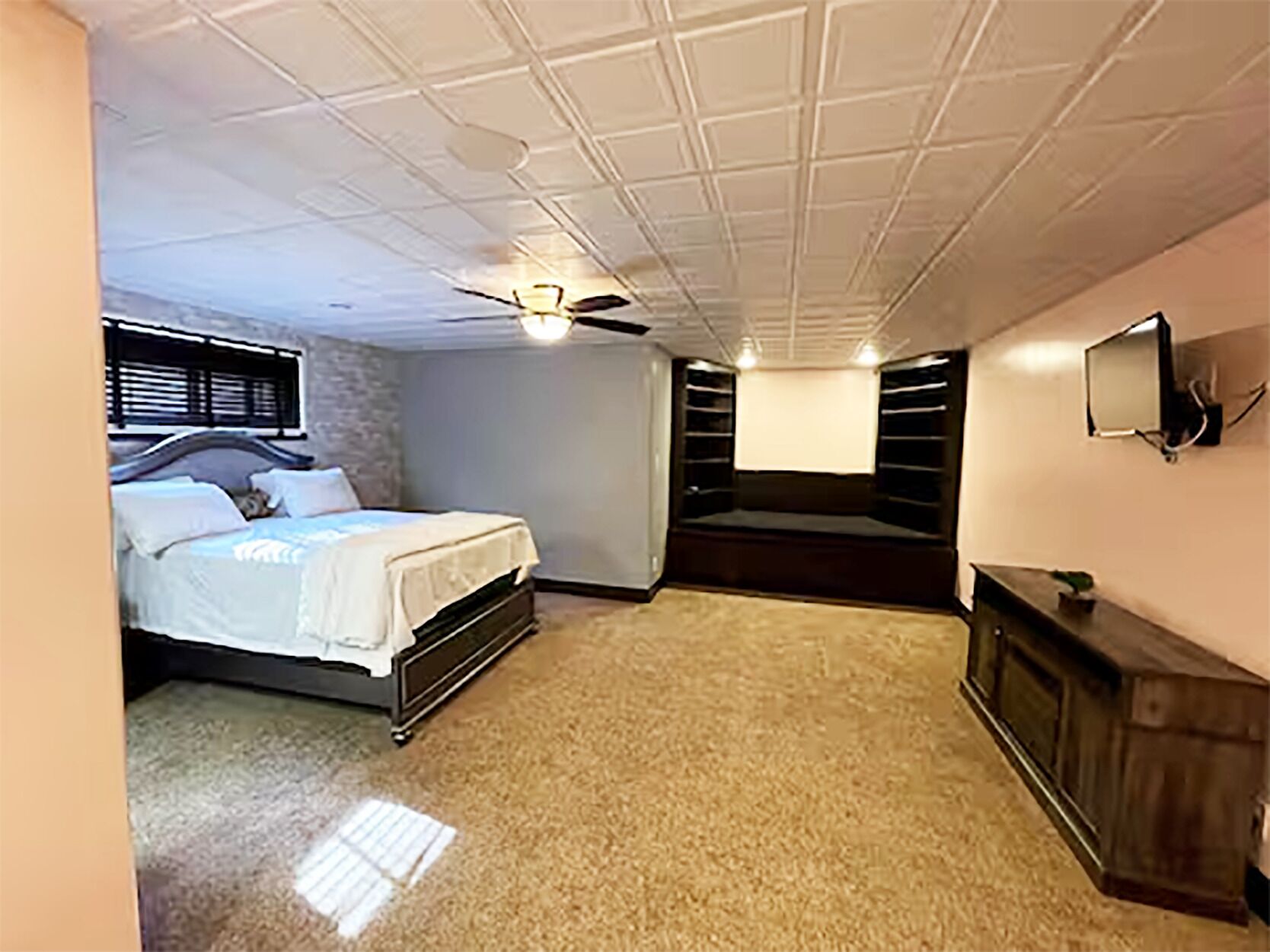 8 chambres, fer et planche à repasser, lit parapluie, Wi-Fi gratuit