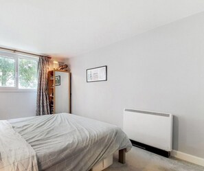 Comfort Double Room | Free WiFi - Bakersfield (London)