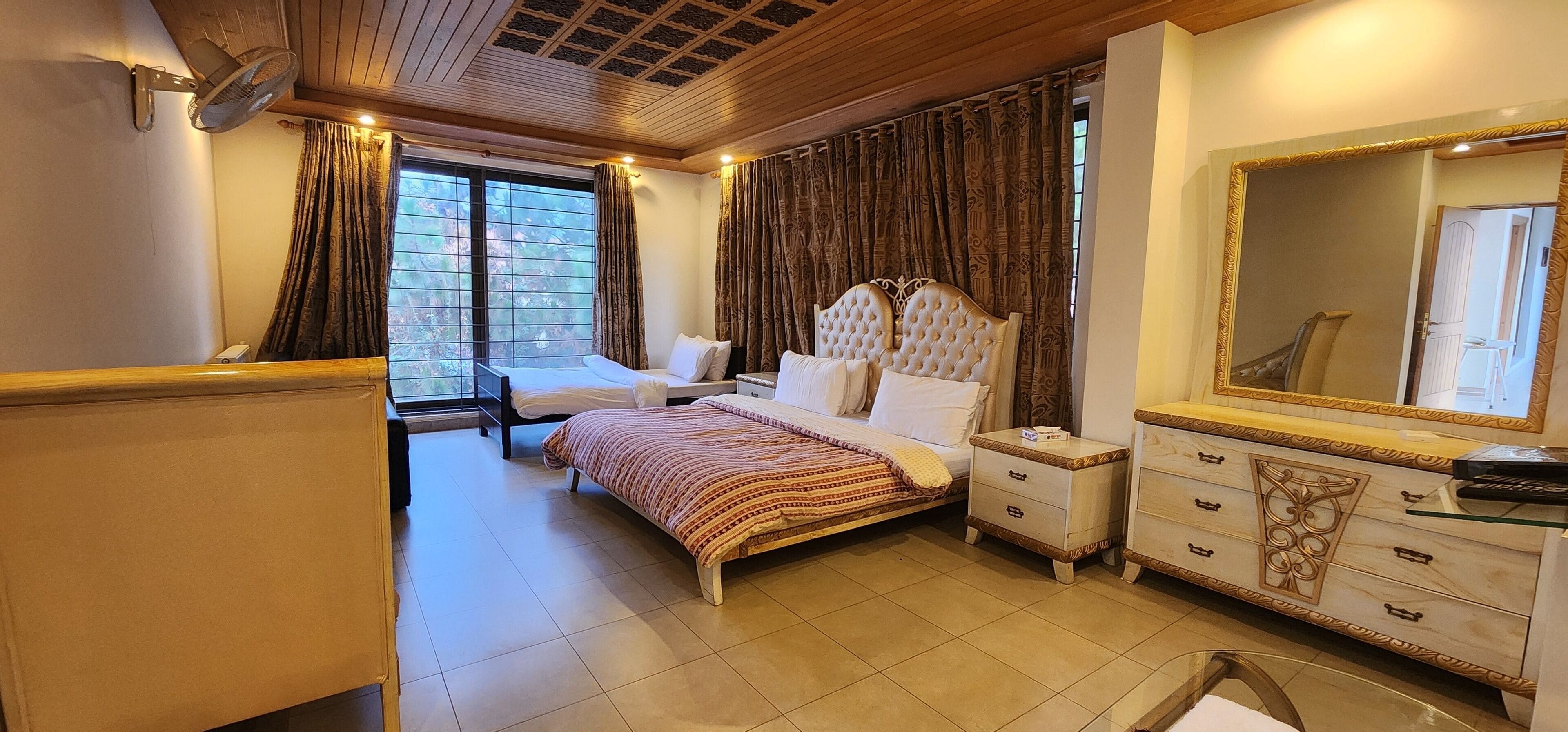 Maharani Suite with Dressing table