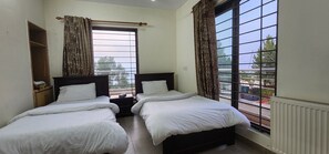 6 quartos, ferros/tábuas de passar roupa, Wi-Fi de cortesia