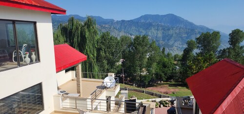 Haven Lodge, Luxiourous 6 BR Holiday home in Bhurban, Murree