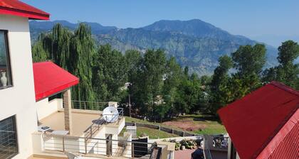 Haven Lodge, Luxiourous 6 BR Holiday home in Bhurban, Murree