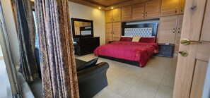 6 Schlafzimmer, Bügeleisen/Bügelbrett, kostenloses WLAN, Bettwäsche