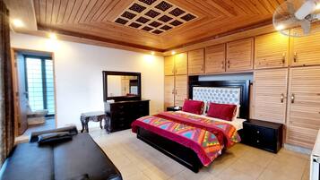 6 quartos, ferros/tábuas de passar roupa, Wi-Fi de cortesia