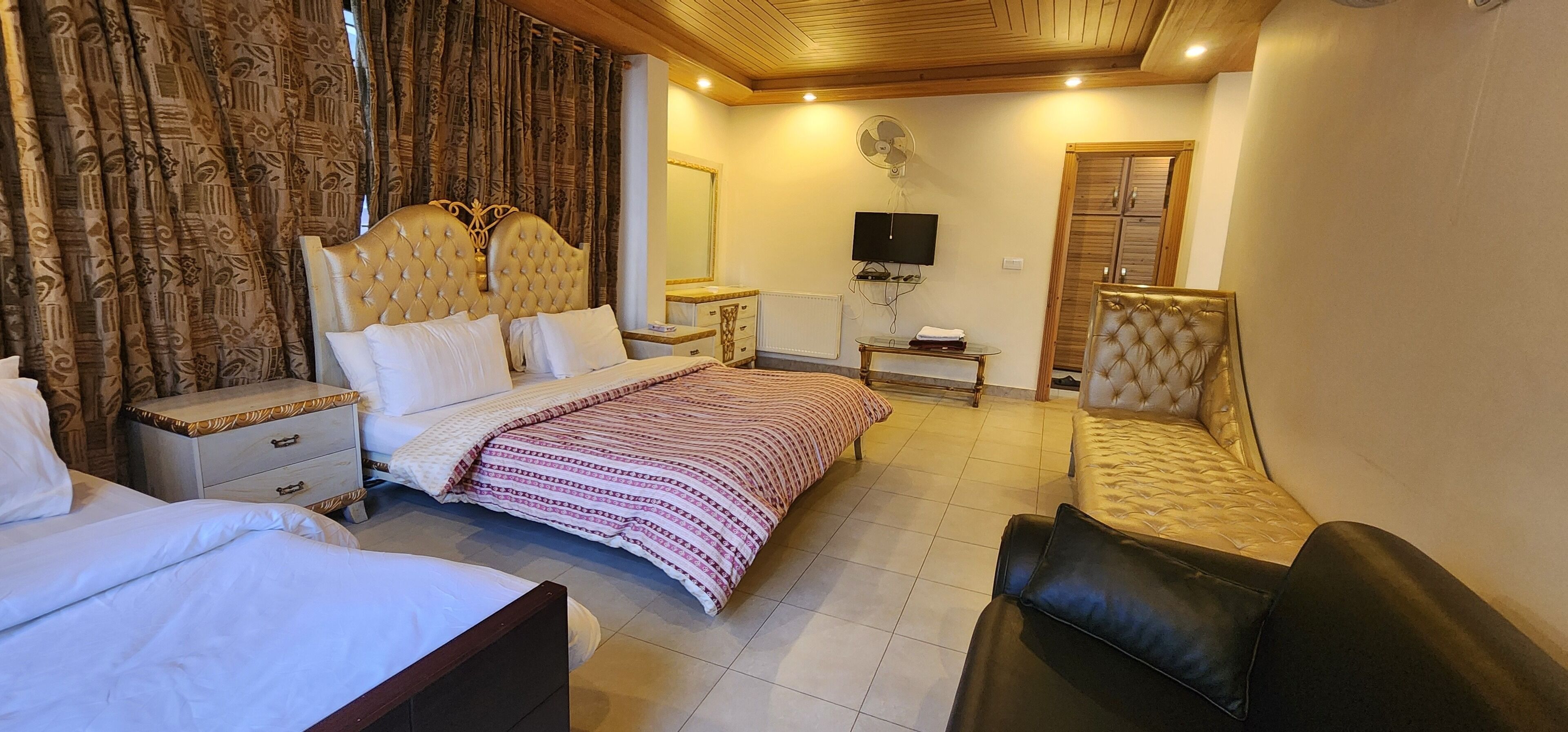 6 Schlafzimmer, Bügeleisen/Bügelbrett, kostenloses WLAN, Bettwäsche