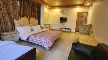 6 Schlafzimmer, Bügeleisen/Bügelbrett, kostenloses WLAN, Bettwäsche