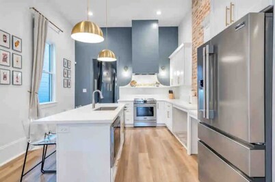 New! Vibrant Private Home w Pool near French Quarter & Frenchman