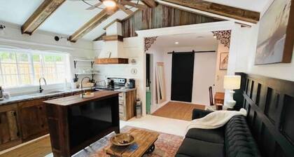 Modern Farm House Pensacola, Fl
Centrally located in the heart of Pensacola
