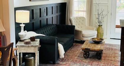 Modern Farm House Pensacola, Fl
Centrally located in the heart of Pensacola