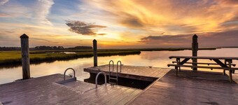 Large Beach House in Luxury Bayside Community; Pools, Clubhouse, Tennis, Piers