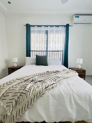 2 quartos, ferros/tábuas de passar roupa, Wi-Fi, roupa de cama