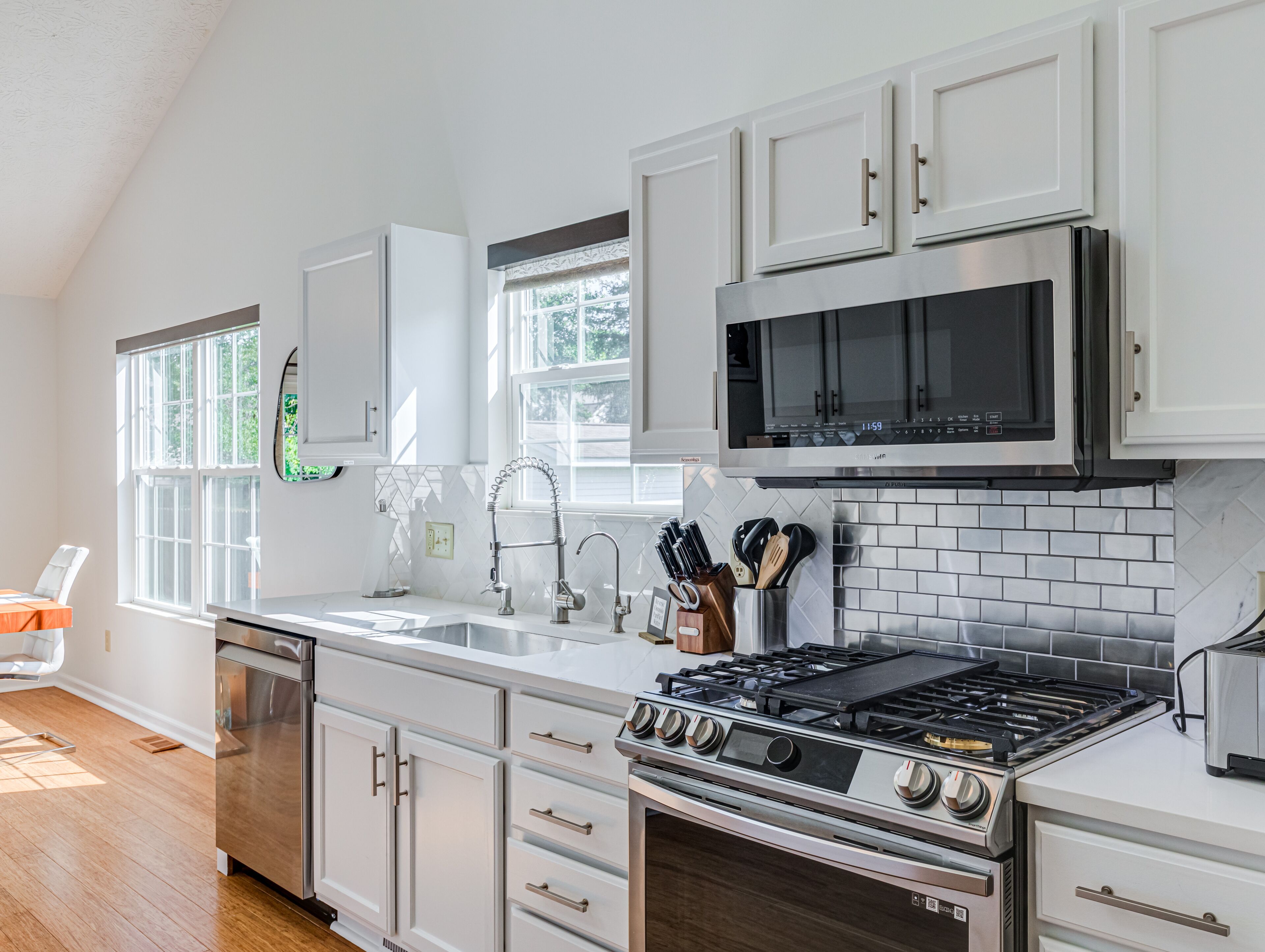 Refrigerador, microondas, horno, placa de cocina