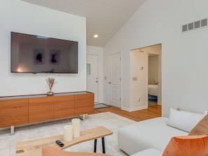 5 chambres, fer et planche à repasser, Wi-Fi, draps fournis