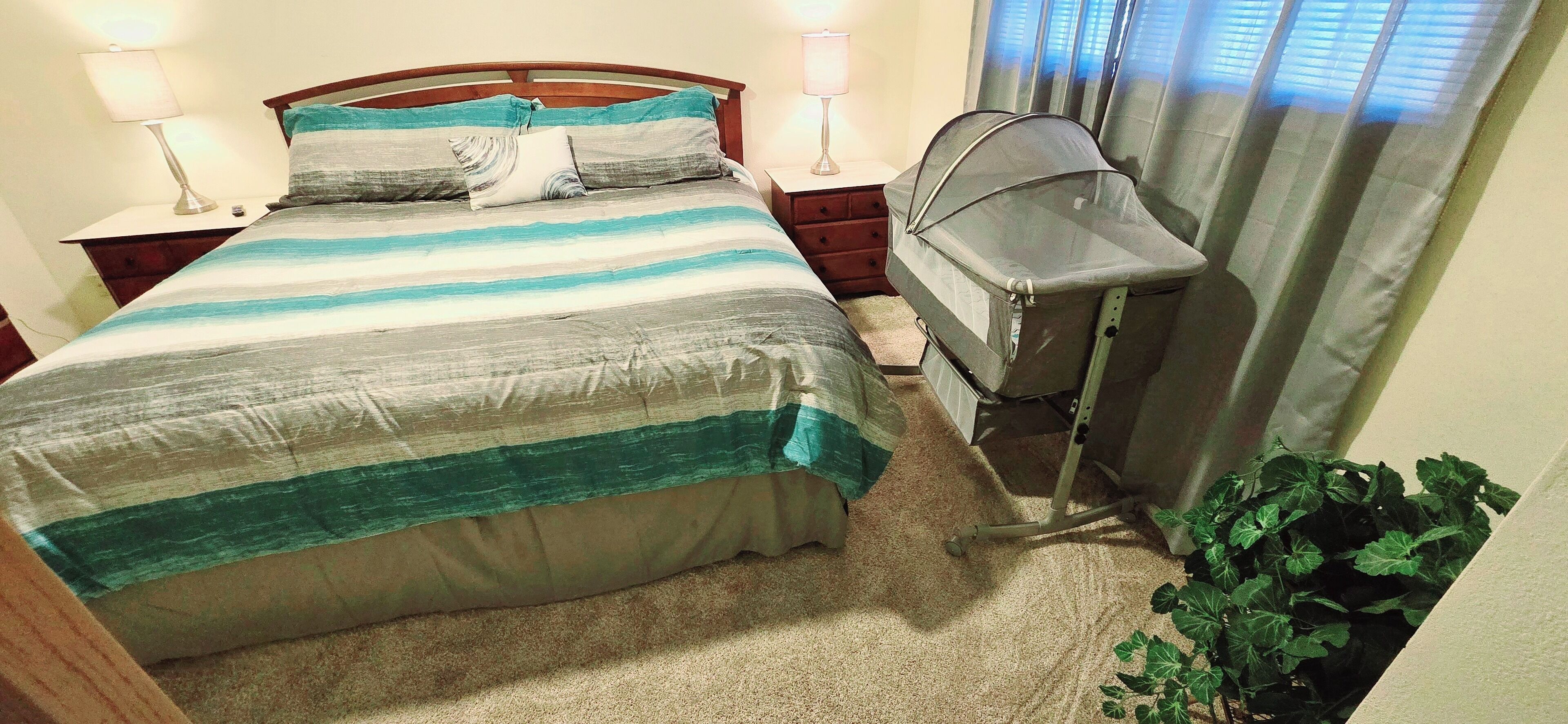 3 habitaciones, escritorio, tabla de planchar con plancha y wifi gratis 
