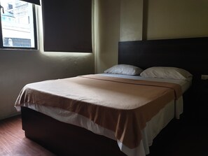 واي فاي مجانًا وملاءات أسرّة