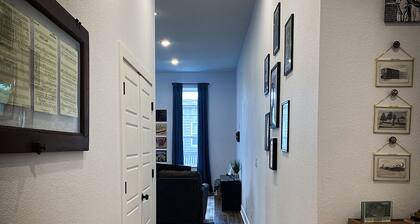 Zurcher on Main, Historic Apartment near Walt Disney Museum, Marceline MO