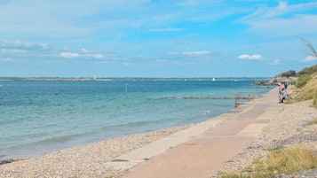 5 habitaciones y escritorio