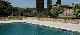 La Capanna - Radda in Chianti. Newly renovated
stone farmhouse with pool & A/C