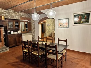 Dining - La Capanna - Radda in Chianti. Newly renovated 
stone farmhouse with pool & A/C (Radda in Chianti)