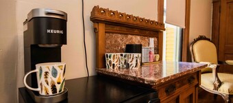 Stunning suite in amazing National Landmark property. Blocks from downtown.