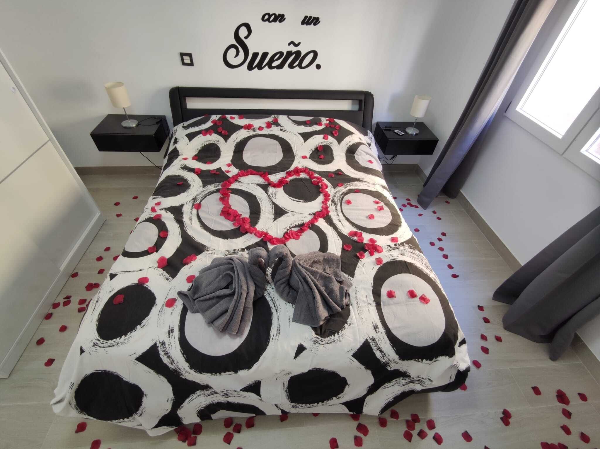 2 bedrooms, travel crib, WiFi, bed sheets