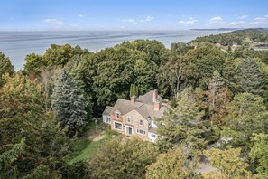 Exterior - Lake Bluffs Farmhouse (Manistee)