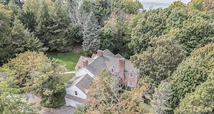 Lake Bluffs Farmhouse
