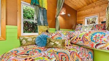 1 soverom, skrivebord, strykejern/-brett og wi-fi (inkludert)