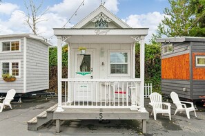 Exterior - The Cottage - Custom Tiny Home w/ Victorian Vibe (Portland)