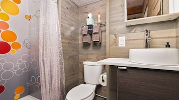 Shower, towels