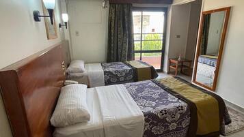 Classic-Zimmer, 2 Schlafzimmer, Nichtraucher, Flussblick | 1 Schlafzimmer, Bettwäsche aus ägyptischer Baumwolle
