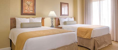 4 chambres, fer et planche à repasser, Wi-Fi, draps fournis